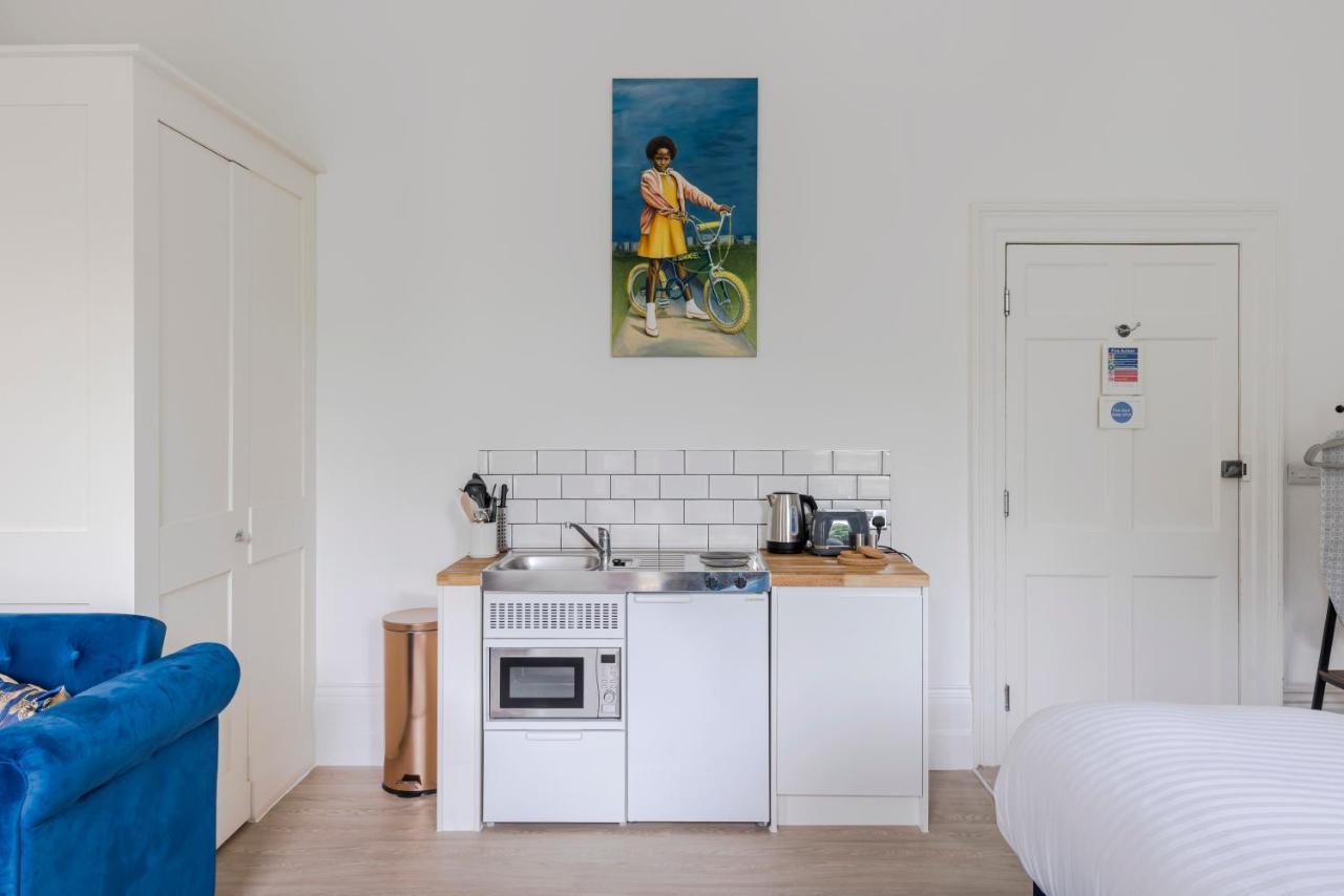 4 Berkeley Square I Your Apartment Бристол Екстериор снимка