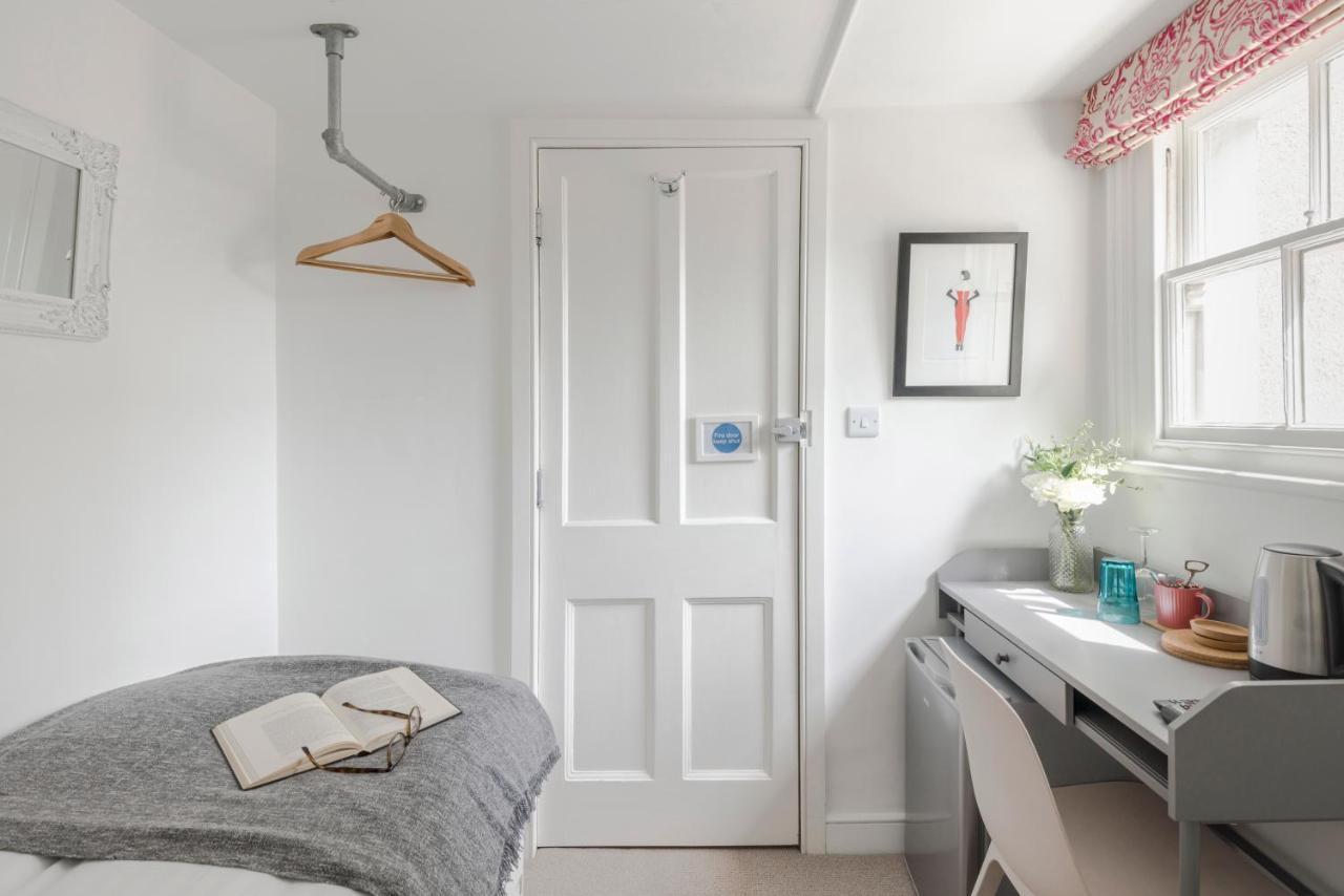 4 Berkeley Square I Your Apartment Бристол Екстериор снимка