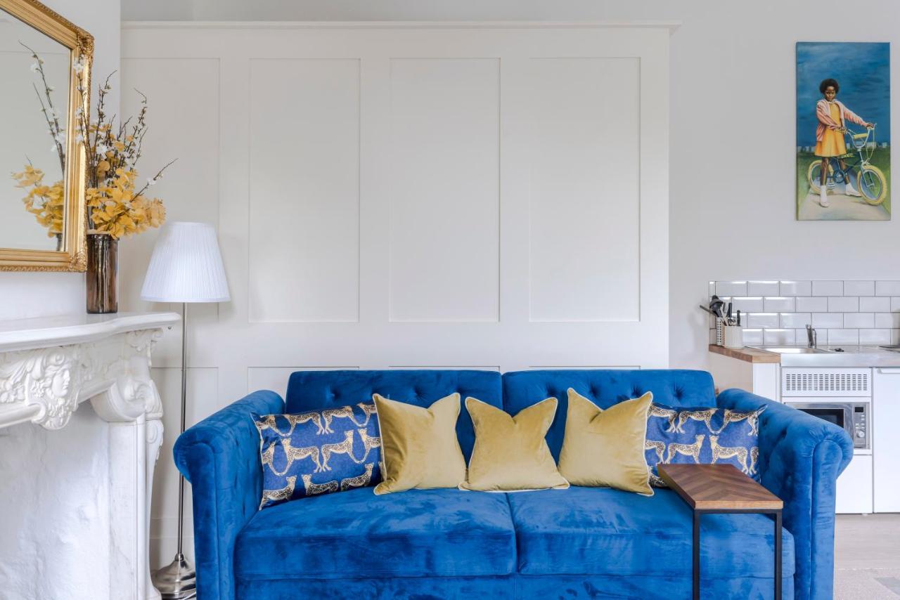 4 Berkeley Square I Your Apartment Бристол Екстериор снимка