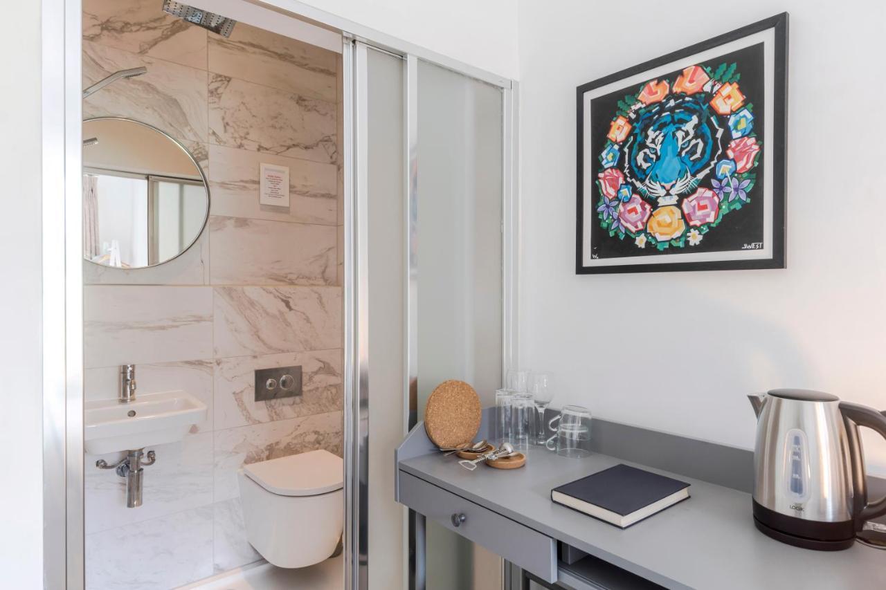 4 Berkeley Square I Your Apartment Бристол Екстериор снимка