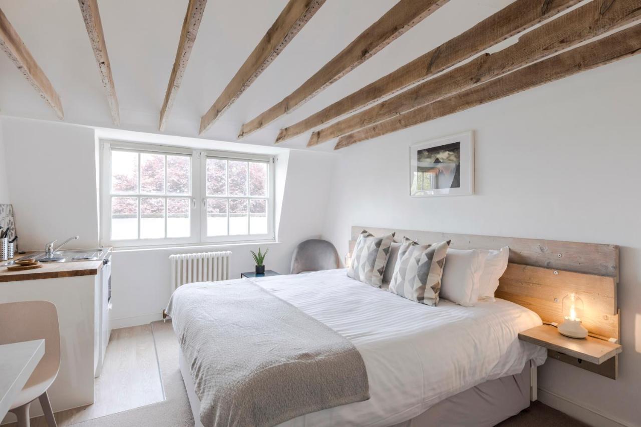 4 Berkeley Square I Your Apartment Бристол Екстериор снимка