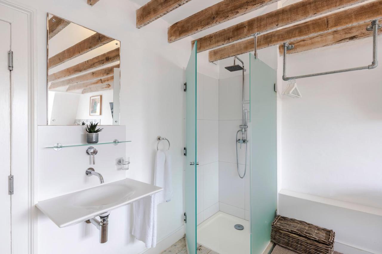 4 Berkeley Square I Your Apartment Бристол Екстериор снимка