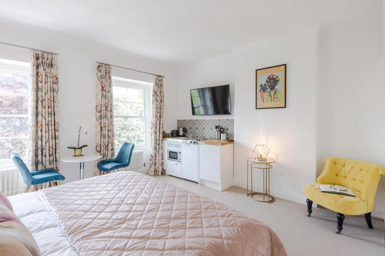 4 Berkeley Square I Your Apartment Бристол Екстериор снимка