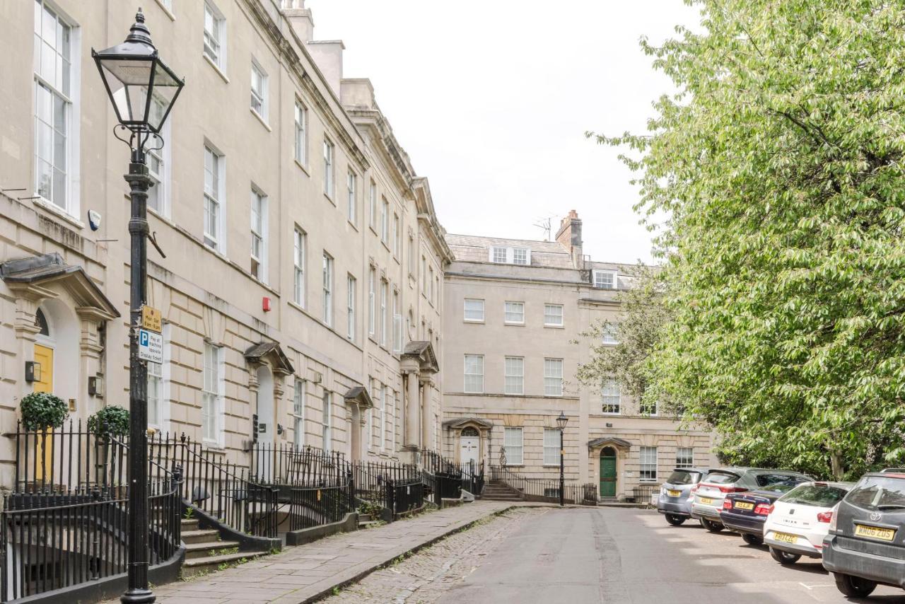 4 Berkeley Square I Your Apartment Бристол Екстериор снимка